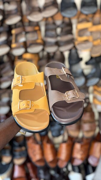 Sandales en cuir avec boucles