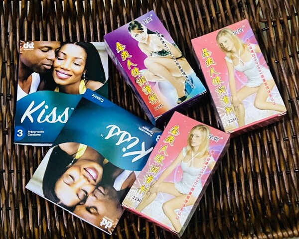 6 préservatifs + 3 lubrifiants