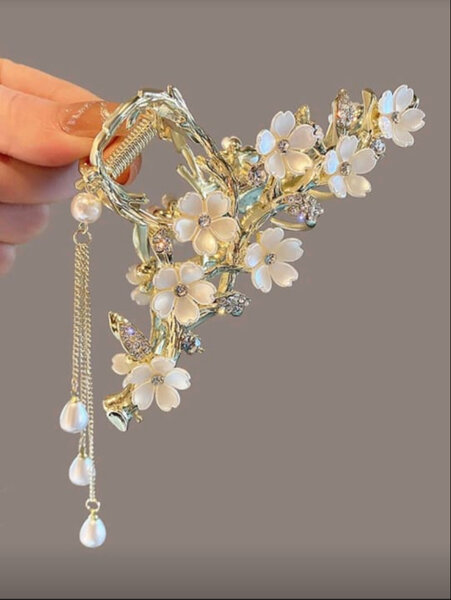 Pince à cheveux fleurie élégante