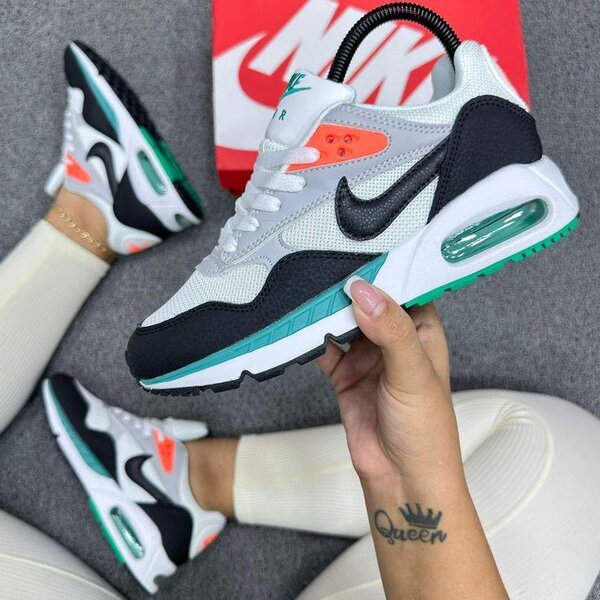 Baskets Nike Air Max modernes