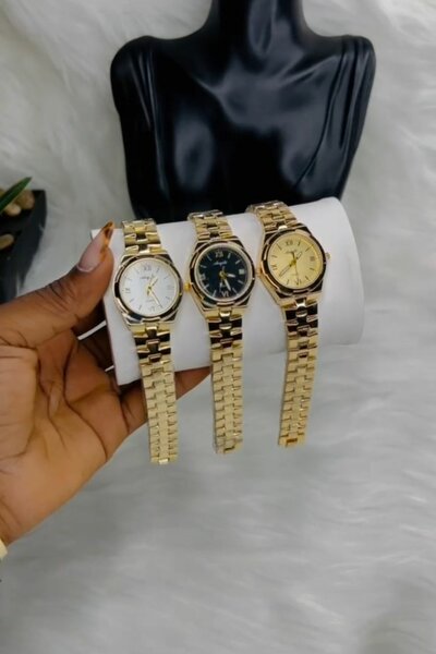 Montres élégantes en or