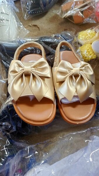 Sandales élégantes avec nœud