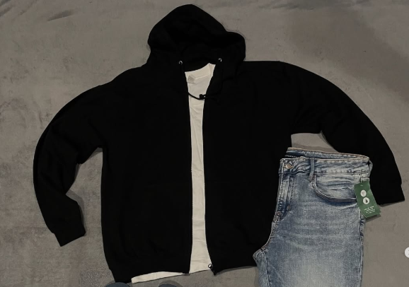 Black zip up hoodie size XL