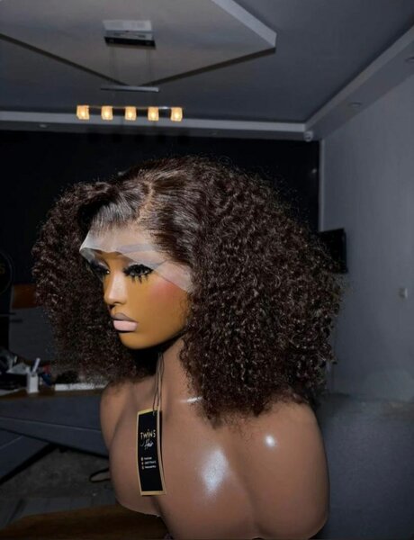 Perruque Bouclée en Dentelle