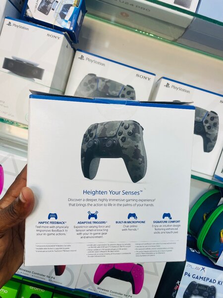 manette de jeux PS5 couleur treillis