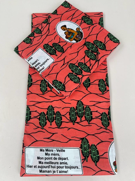 Tissu rouge avec des feuilles