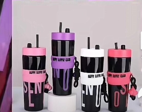 Bouteilles à eau colorées