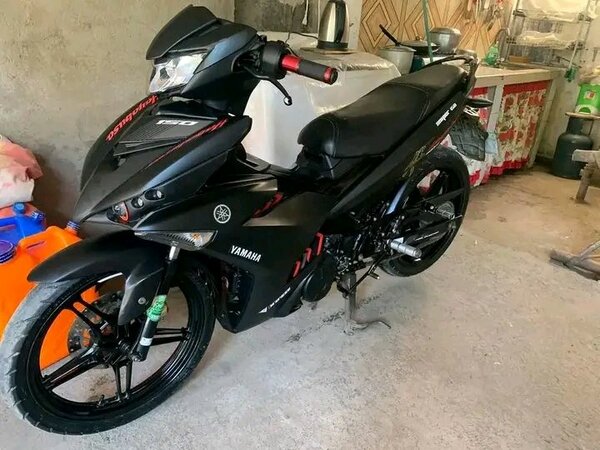 Moto Yamaha sportive