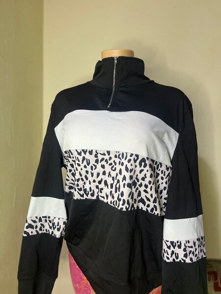 Sweat à motif léopard chic