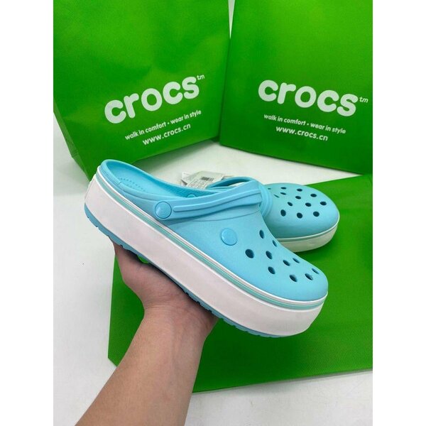 Crocs, Birkenstock, sneakers