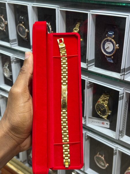 Bracelet en acier doré