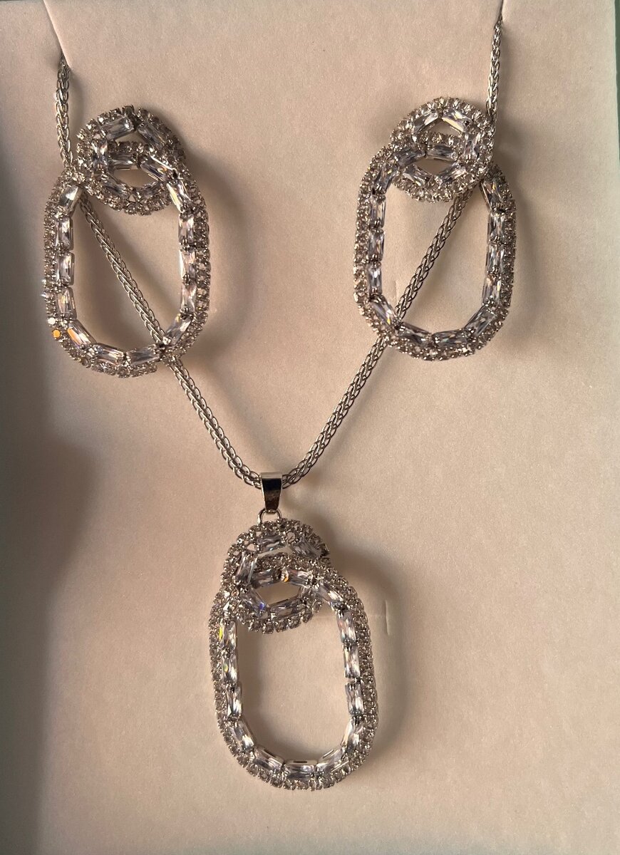 Necklace and earrings set