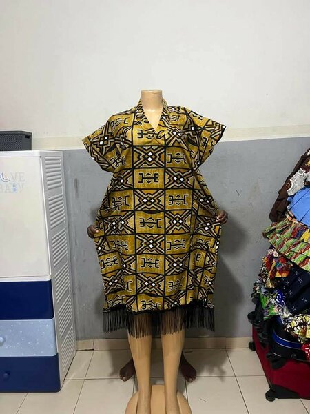Robe disponible a 7000fr