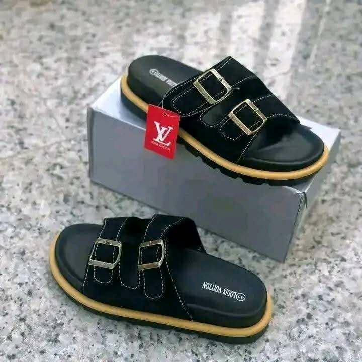 Super promotion des sandales super qualité