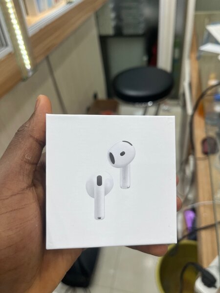 AirPods 4 avec réduction bruit