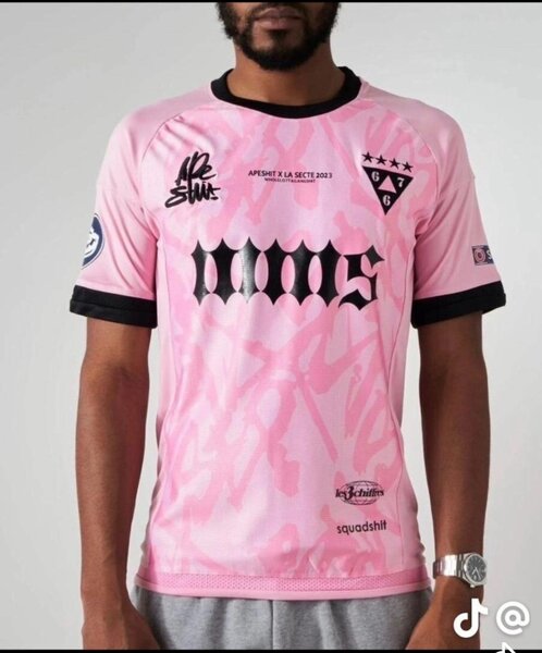 Maillots de football colorés