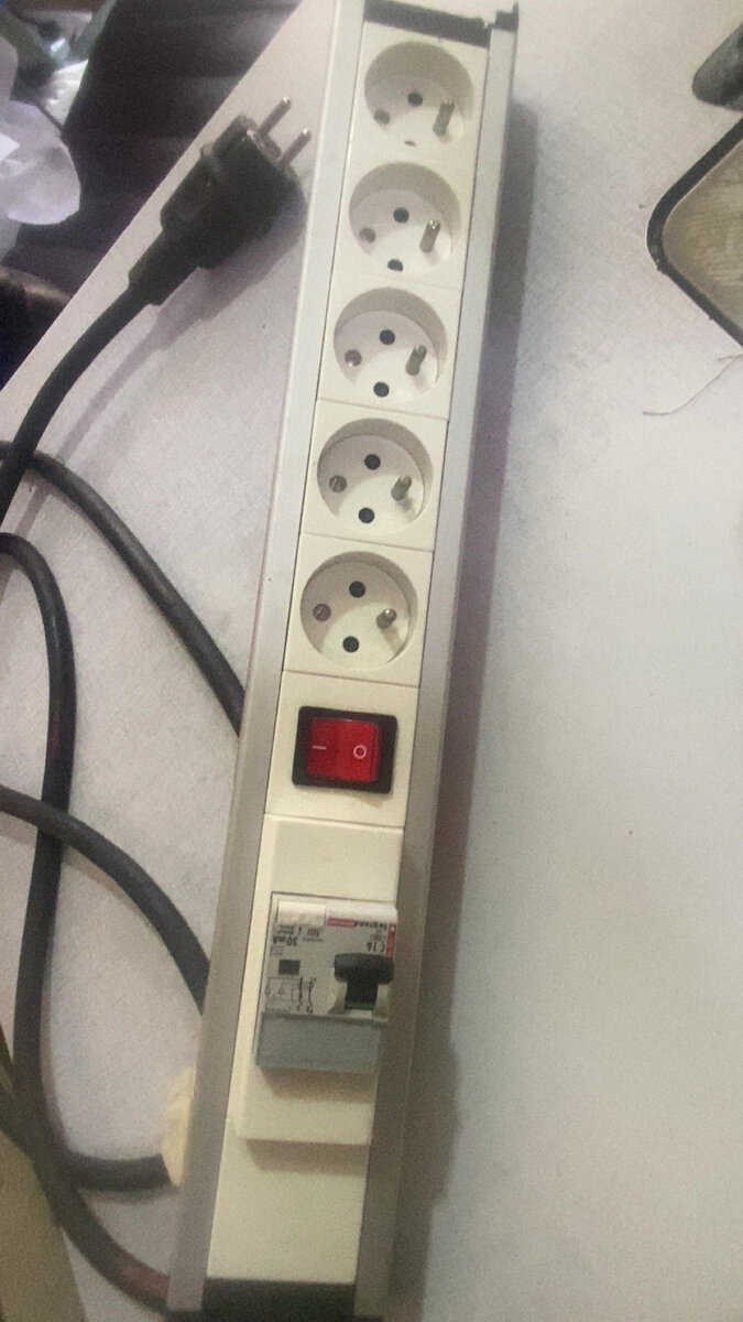 Bloc multiprise avec interrupteur