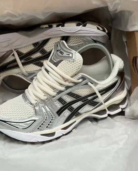 Chaussures de running ASICS