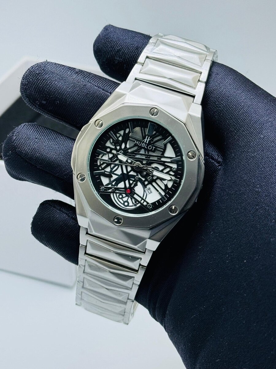 Montre en acier élégante