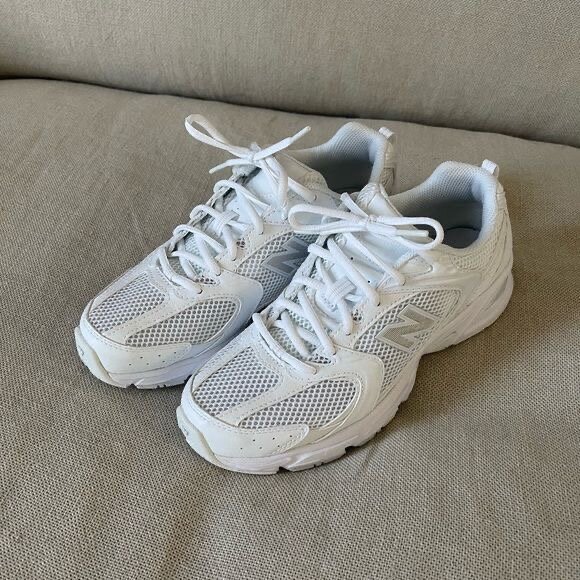 Baskets blanches en mesh