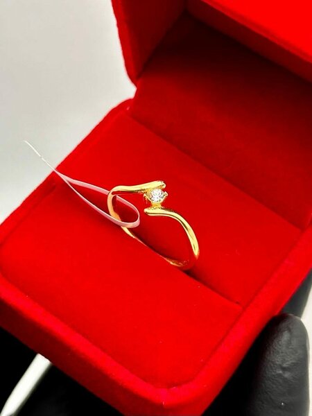 Bague en or avec diamant