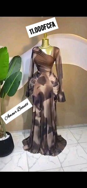 Robe élégante à manches longues