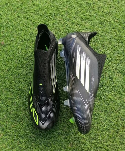 Crampons Adidas F50