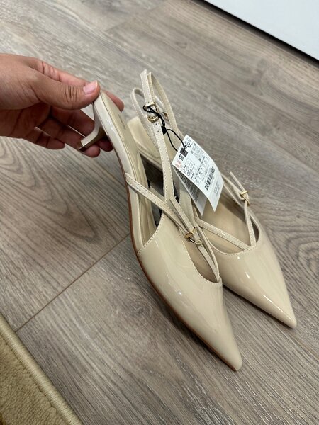 ТУФЛИ-МЮЛИ С ПРЯЖКАМИ ZARA