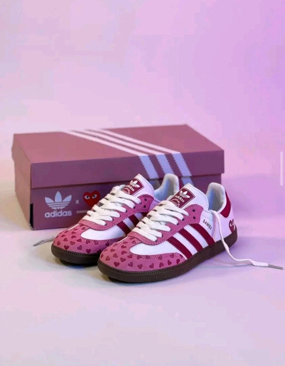 Baskets Adidas rouges cœur édition spéciale