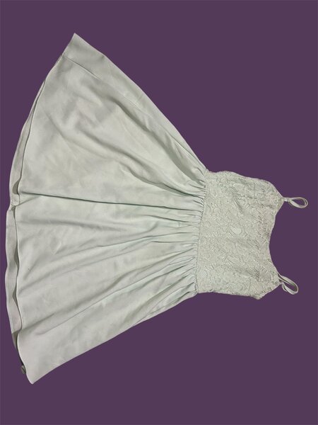 Robe élégante en dentelle