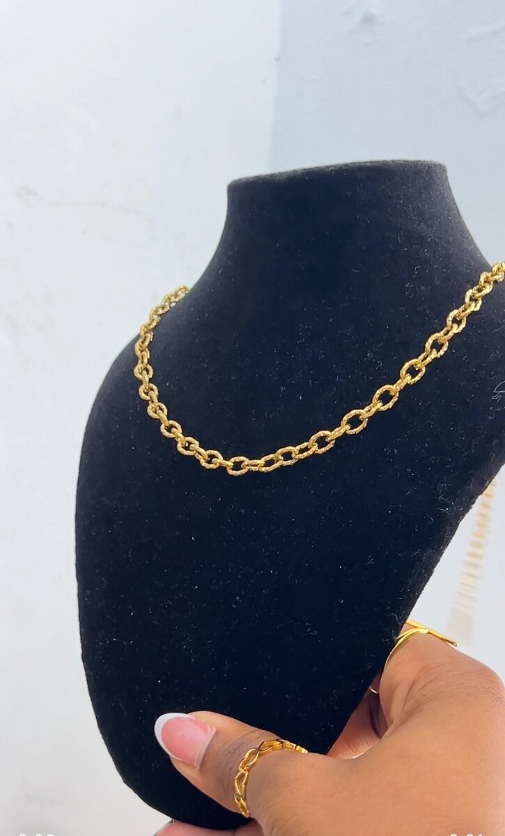 Collier en or élégant