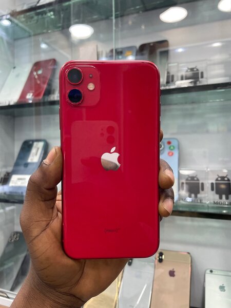 iPhone 11 simple 64Go tout passe propre