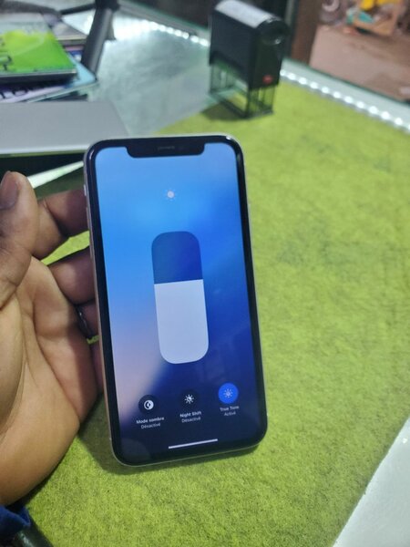 iPhone 11 simple Blanc - 64Go