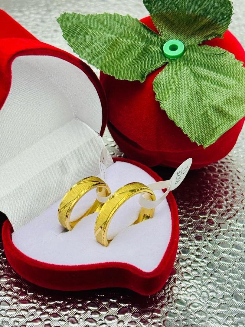 Elegant Gold Wedding Bands