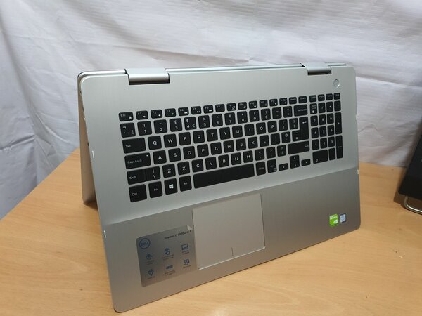 Dell Inspiron 17-7786