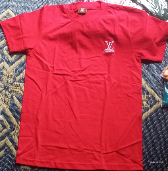 T-shirt rouge classique