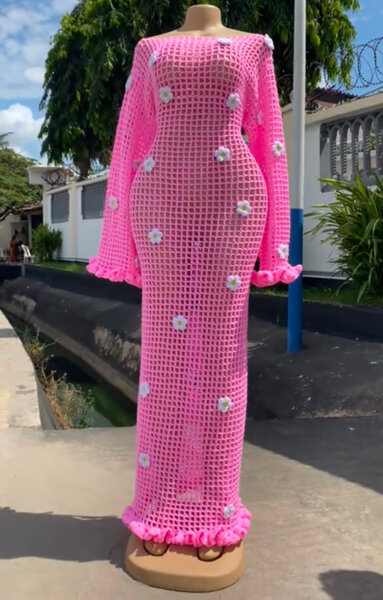 Robe en crochet rose élégant