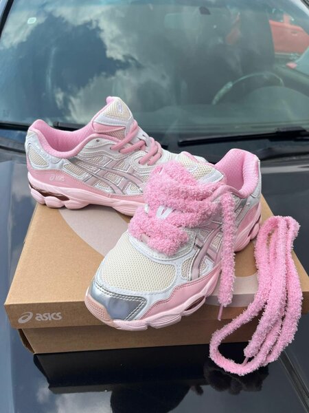 Baskets Asics roses