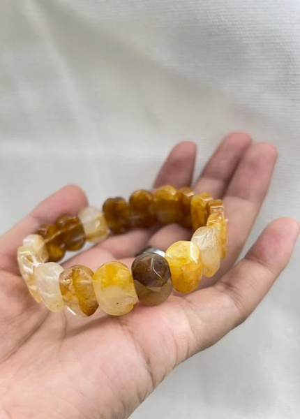 Табигый таштан жасалган билерик