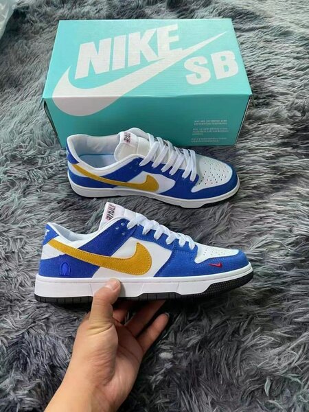 *Marque*: Nike Jordan SB  *Prix*: 13.000f *Pointure* : 36-44