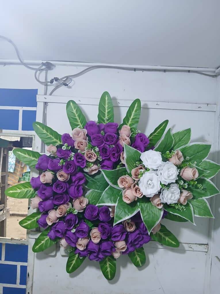 Couronnes de fleurs artificielles