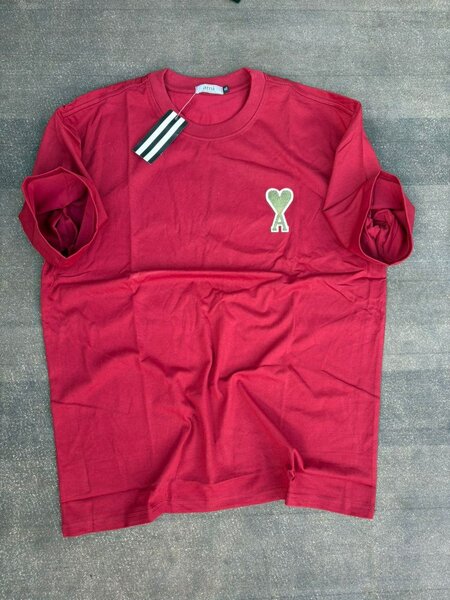 T-shirt rouge décontracté