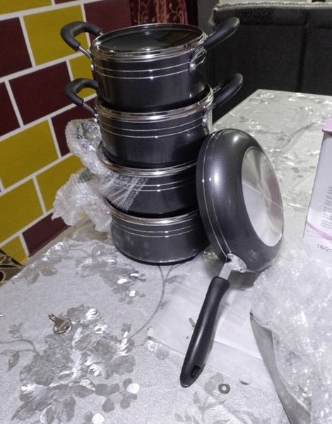 Batterie de cuisine antiadhésive