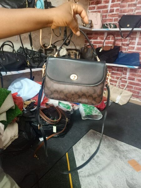 Coach Sac à main élégant femme