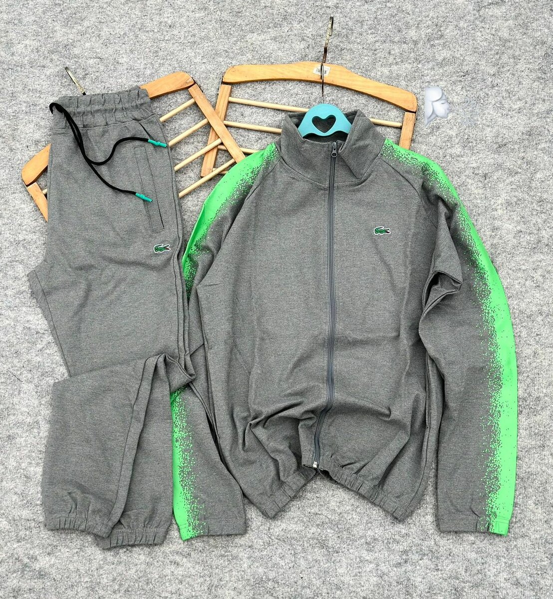 Ensemble de survêtement sportif