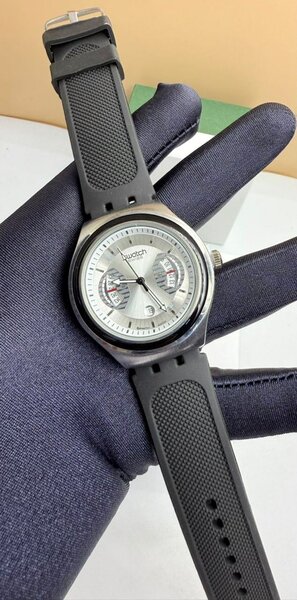 Montre Swatch élégante homme