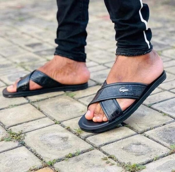 Lacoste. Qualité impeccable.