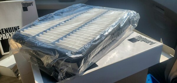 FLEETGUARD ASSORTED FILTERS