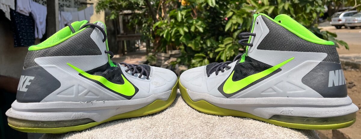 *Nike Air Max Body U Mens Snea