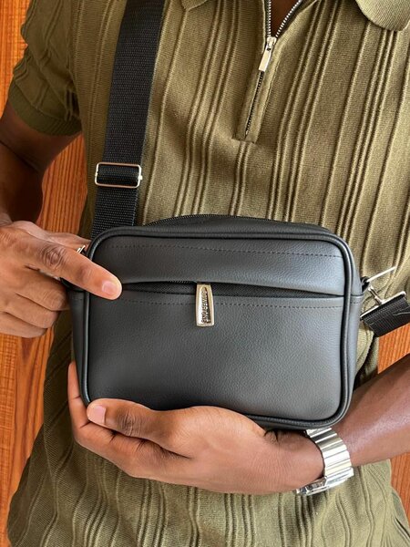 Sac bandoulière en cuir homme